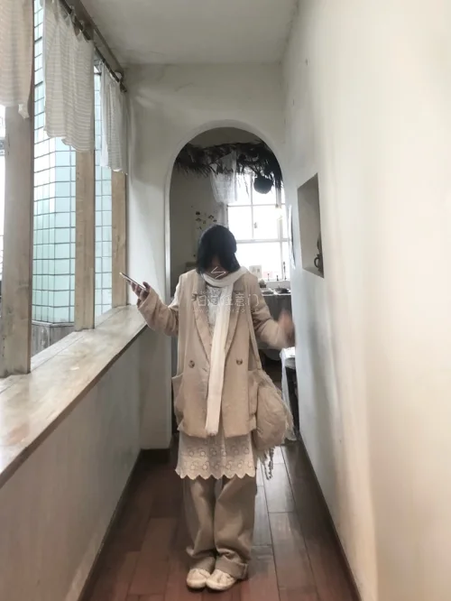 真的很漂亮，挖煤好多次了，每一次开箱的东西都眼前一亮！超级漂亮！棉麻质地衣服真的很好穿，拼布款也爆美！真的无敌喜欢！还会继续海淘挖煤的～