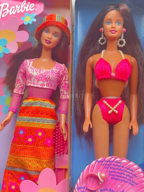 之所以现在才分享第三单，是因为娃刚到家时，整体盒况不算理想（当然卖家给的图片上也看得出保管得不算好），花了好长时间慢慢打理。
收拾完之后颜值直接拉满，状态超好看！特别是单独拍的CEO和特蕾莎，镜头下颜值绝了。中古娃的美好，永远值得耐心等待?