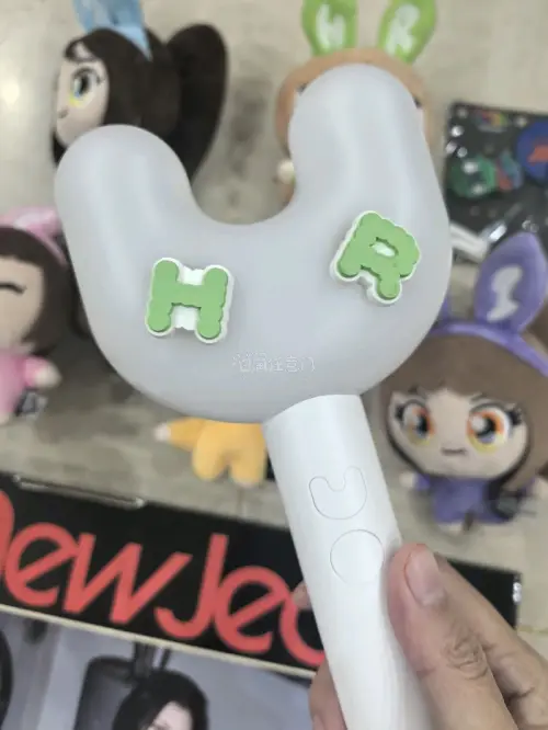 挖煤姬真是海淘利器！最近在挖煤姬上切了周边，物流速度快，打包仔细，商品完好无损。每次开箱都像开盲盒一样惊喜满满，泡沫纸的保护让人很有安全感。翻译功能也很便捷，让日淘变得毫无压力。强烈推荐给喜欢海淘的朋友，绝对值得一试！