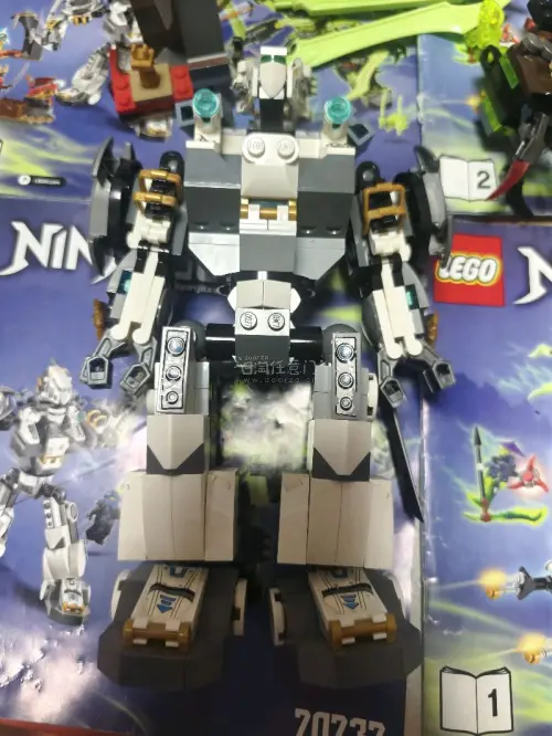 正品乐高质感超棒，积木颗粒做工精细，没有异味，咬合松紧刚刚好，拼搭手感很舒服。零件分类清晰，说明书步骤简单易懂，新手也能轻松上手。拼装过程解压治愈，成品细节拉满，颜值超高，摆在家里当摆件特别好看，不管是自己玩还是送人都很合适，太满意了，下次还会回购！