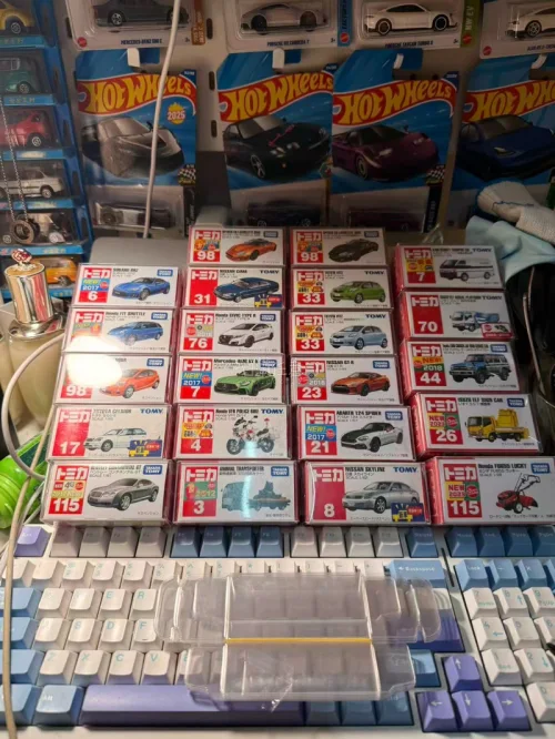 这次多美卡代购体验真的超出预期！下单后全程都有进度更新，包装得特别仔细，每个小车都用气泡膜裹得严严实实，到手一点磕碰都没有。收到的款式和描述完全一致，成色也超棒，老板还额外送了小礼物，真的太贴心了！