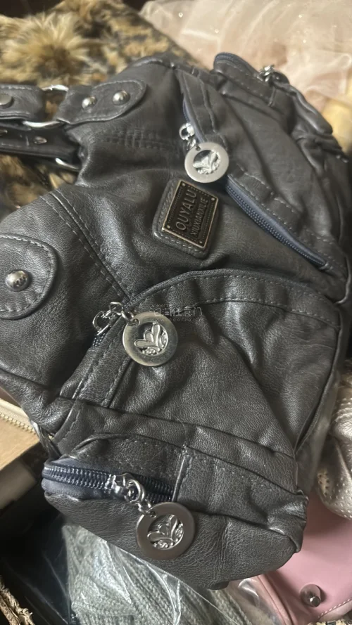 看看这高清的像素拍的质量，做旧款包包真的很绝啊！这颜值也太高了 物流速度也很快 物美价廉的天花板没得说了