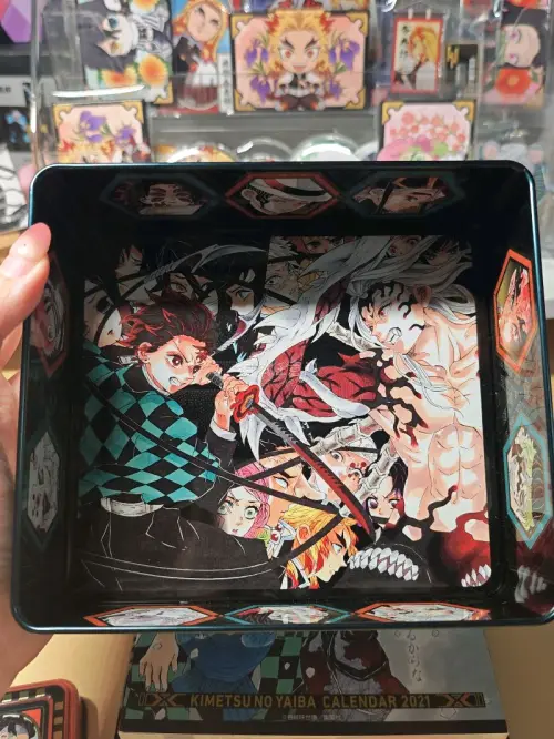 很完美的一次体验，鬼灭之刃铁盒日历收到手后非常完美，无缺损，物流也很迅速，差不多一周就到了，感谢挖煤姬感谢卖家。