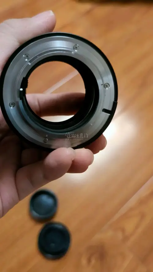 今天必须来给你们安利一个摄影圈内部才知道的宝藏配件！  
最近用尼康微单拍静物总感觉差点意思？不是虚化不够柔，就是背景太杂乱…直到我发现了这三颗「神仙小饼干」——尼康PK-11A、PK-12、PK-13近摄接环！真的绝绝子！
**产品简介**  
这三款接环是尼康官...