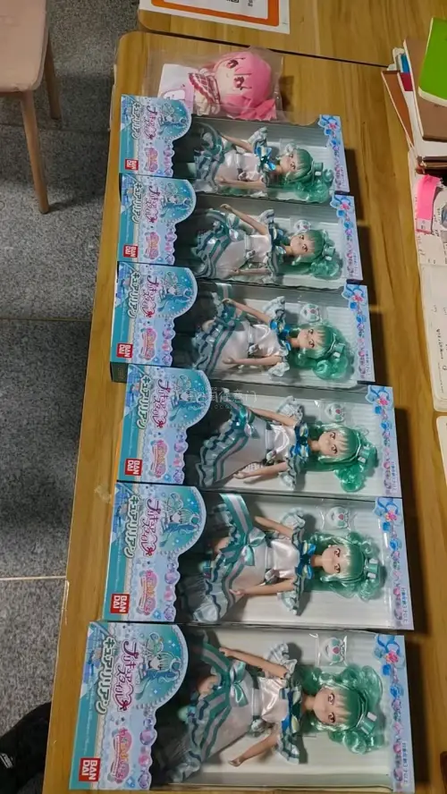 其实我这次买Licca娃娃还是有点忐忑的，因为毕竟是盒子装的，要是压瘪了就不好了，但是6只Licca茉优娃娃都完好无损的收到了，毛绒也超级可爱，感谢姬姬。