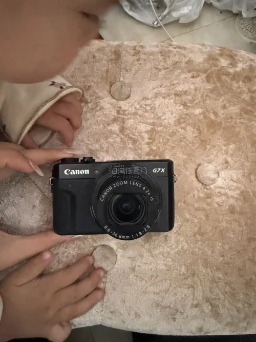 就这样水灵灵淘到了大名鼎鼎的机皇佳能g7x2！果然名不虚传 出片真的很美丽！！算上税和运费价格也很划算
挖煤姬是一个非常好用的购物平台，拥有超多站点，满足爱海淘者的所有需求，并且物流选择多样，搜索功能强大 ！操作简单易上手 ，还有三个月的免费存储期！
感谢任意门挖煤...就这样水灵灵淘到了大名鼎鼎的机皇佳能g7x2！果然名不虚传 出片真的很美丽！！算上税和运费价格也很划算
挖煤姬是一个非常好用的购物平台，拥有超多站点，满足爱海淘者的所有需求，并且物流选择多样，搜索功能强大 ！操作简单易上手 ，还有三个月的