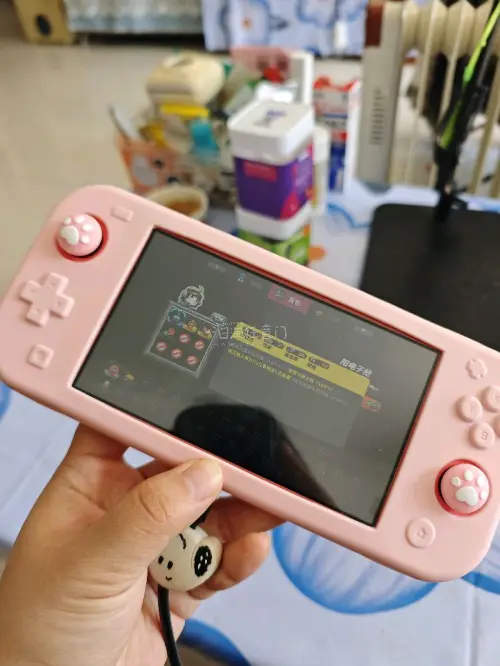 这个作为生日礼物送给妹妹的~收到的时候好新，电池也都好抗用的，而且我自己这段时间玩试试真是很不错~性价比很高！