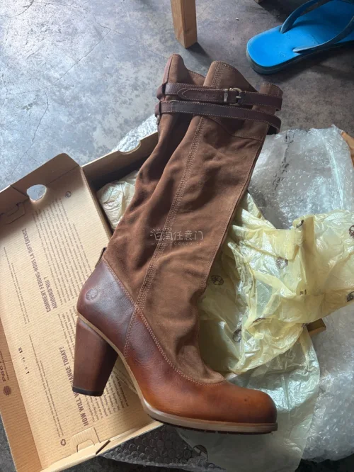 这波挖煤姬淘靴血赚不亏！用半价买到成色绝、质感好的经典款靴子，复古百搭还耐穿，性价比直接拉满。已经列入无限回购清单，下次还要来淘其他款式的靴子～