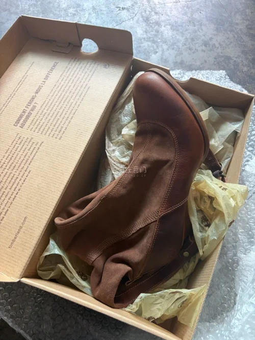 这波挖煤姬淘靴血赚不亏！用半价买到成色绝、质感好的经典款靴子，复古百搭还耐穿，性价比直接拉满。已经列入无限回购清单，下次还要来淘其他款式的靴子～