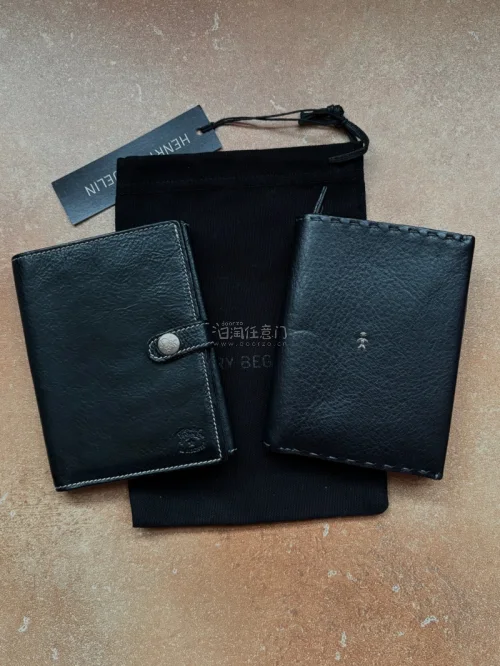 没想到能在挖煤姬上找到停产已久的hb钱包，也就是Henry cuir 这个品牌的前身。hb用料厚实，手感舒适，兼具美丽和实用，是手帐人的心之所向