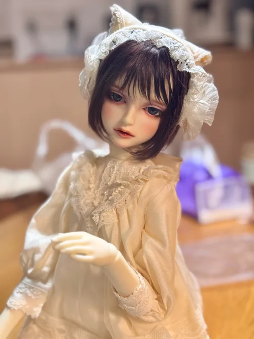 非常好价地入手了fcs 13女体配75番头
带的官妆也很美 感觉男养女养都不错的样子
ems速度也很快 已经美美玩上了