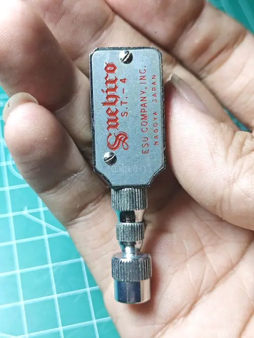 这次又是给我的玛米亚rb67淘到了一个配件，因为它确实比较重嘛，所以一直想给他配个手柄，但是感觉都不是很扎实，还得是淘一个原厂的手柄会比较合适，那这次也是看到了，就果断下手了，还有就是最近都很喜欢的一些机械自拍器，又淘到两个成色和价格都不错的就入手了。