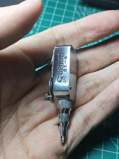 这次又是给我的玛米亚rb67淘到了一个配件，因为它确实比较重嘛，所以一直想给他配个手柄，但是感觉都不是很扎实，还得是淘一个原厂的手柄会比较合适，那这次也是看到了，就果断下手了，还有就是最近都很喜欢的一些机械自拍器，又淘到两个成色和价格都不错的就入手了。