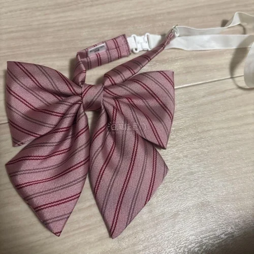 终于又来挖煤姬开箱啦！每次都很顺利！这次入手了日牌古早感小裙子、校供感制服裙还有中古小物，橙色都很好，打包也很严实，非常开心！