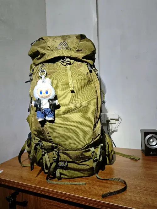 背包界的天花板- 格里高利！背负体验：如果你背过神龙就不要选这种包了，背负体验不是一个档次的产品，定位应该是长距离攀爬陡峭的登山活动，徒步型穿越或者徒步型爬山还是神农舒服。                                               ...