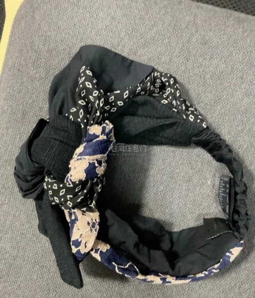 买到了绝版发带，真的很好看，国水不好买了。想不到这个平台能淘到。很开心呀。很喜欢。购物方便，快递也包装很好