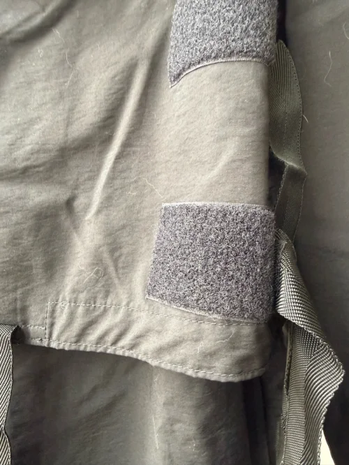 哇哇哇一打开像大礼包一样的衣服，总的来说从下单到收货一共十天还是很快了，照片看起来一般，实物很惊艳！