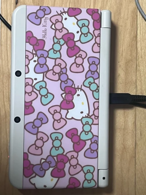 在挖煤姬淘到的3DS成色超棒，几乎完美！包装非常严实，盒子四角尖尖，物流很快，安全到手。终于圆了童年梦想，性价比极高，非常满意的一次海淘体验。