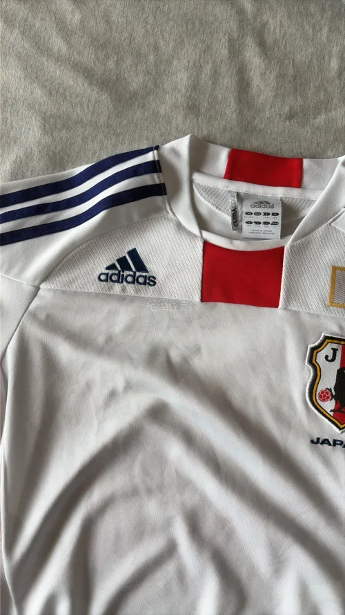 煤炉上有一些运动装备非常的不错，挖煤姬软件可以进行代购非常方便的运回国内，而且国际物流包裹的包装非常得好