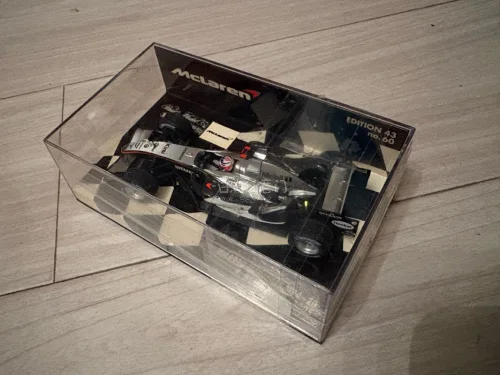 通过挖煤姬代购完成了一次令人满意的购物体验，这次购买了一个非常漂亮的车模，确实是很不容易找到。下单后卖家发货非常快，快递包装很严实，有泡沫纸包裹