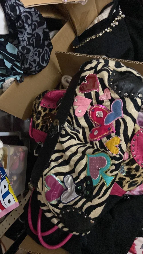 挖煤姬真的太好用了！对于喜欢日系衣服的人来说简直是福音，款式多、更新快，小众设计感款超多。下单便捷，物流清晰，打包用心，收到的衣服都很满意。客服耐心负责，海淘过程很顺利，已经成为我的固定海淘平台，强烈推荐！