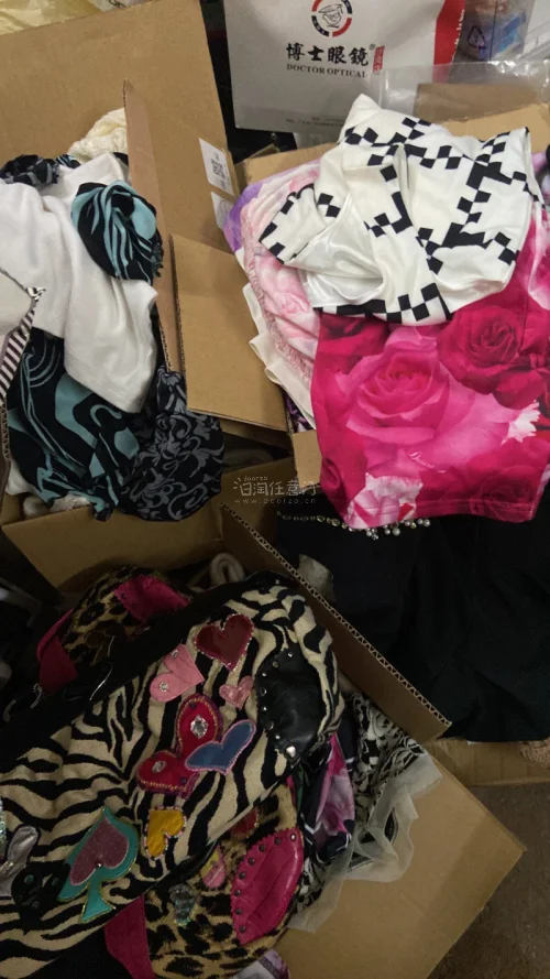 挖煤姬真的太好用了！对于喜欢日系衣服的人来说简直是福音，款式多、更新快，小众设计感款超多。下单便捷，物流清晰，打包用心，收到的衣服都很满意。客服耐心负责，海淘过程很顺利，已经成为我的固定海淘平台，强烈推荐！