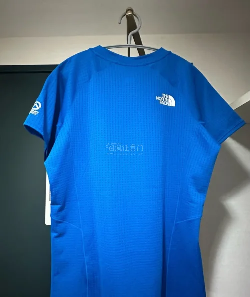 这是挖煤姬海淘好价好物分享，挖煤姬是一款专业的日本代购转运平台。购物流程清晰明了，搜索功能非常强大，非常适合海淘小白。本次通过挖煤姬在煤炉上购买了一件北面巅峰短袖，成色很好，价格实惠，性价比满满，非常适合通勤和春夏搭配。本次还用了积分抵扣运费，基本可以算无痛运回。邮...