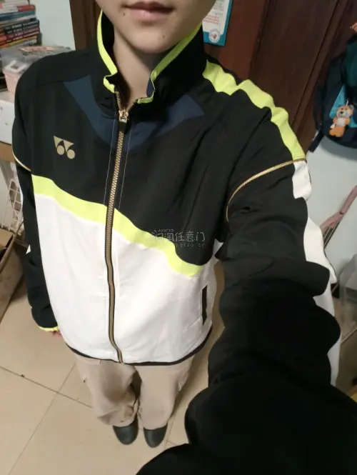 淘到了几件龙尼克斯球服，特别喜欢，到手成
色还很新，运输物流也很快，还会继续使用挖
煤，对这次的购物体验很满意