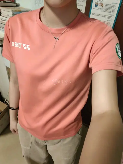 淘到了几件龙尼克斯球服，特别喜欢，到手成
色还很新，运输物流也很快，还会继续使用挖
煤，对这次的购物体验很满意