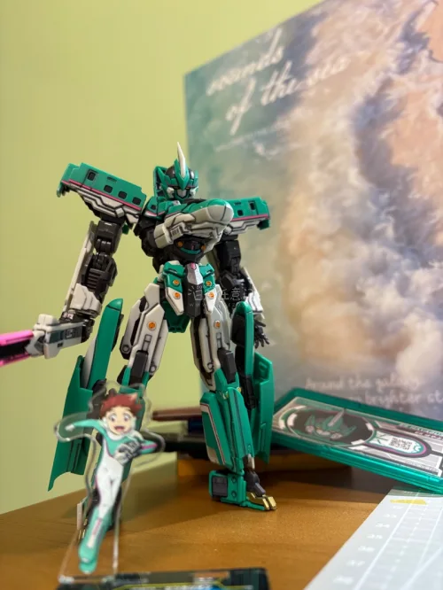 原本被机设吸引关注的《新干线变形机器人》，没想到在1/31号凌晨刷到了gsc moderoid套出的超好价套装。
整整18只成品拼装，原价单只都要150多，结果用了新人88折券，直接631拿下！算下来一只才30多，无敌性价比。没有盒子但是说明书齐全，有些渣涂痕迹但是...