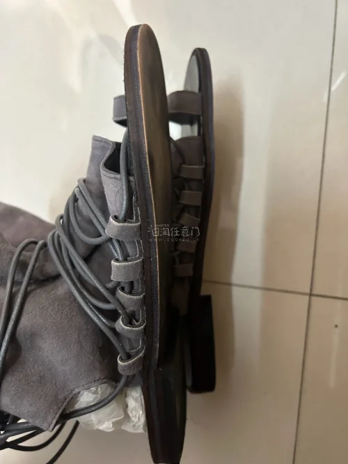 挖煤姬｜优质封面
从图片中就可以看出来，这鞋子很好看。挖煤姬是一家专注于海淘的平台，上面有很多的商品可以供自行选择他家的售后服务以及物流速度都特别的有保障，客服回复消息也非常快，打包商品也非常的仔细#挖煤姬##日淘任意门##任意门和挖煤姬# 挖煤姬春日好物春天真的很...