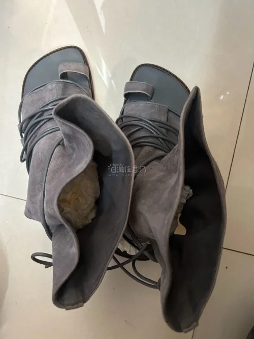 挖煤姬｜优质封面
从图片中就可以看出来，这鞋子很好看。挖煤姬是一家专注于海淘的平台，上面有很多的商品可以供自行选择他家的售后服务以及物流速度都特别的有保障，客服回复消息也非常快，打包商品也非常的仔细#挖煤姬##日淘任意门##任意门和挖煤姬# 挖煤姬春日好物春天真的很...