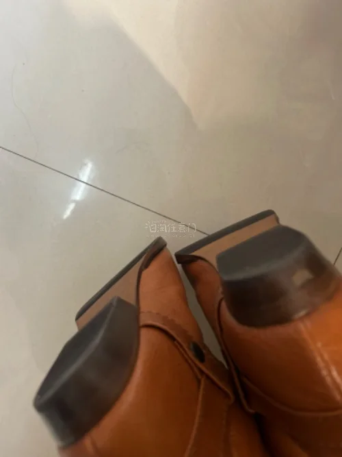 挖煤姬｜优质封面
从图片中就可以看出来，这鞋子很好看。挖煤姬是一家专注于海淘的平台，上面有很多的商品可以供自行选择他家的售后服务以及物流速度都特别的有保障，客服回复消息也非常快，打包商品也非常的仔细#挖煤姬##日淘任意门##任意门和挖煤姬# 挖煤姬春日好物春天真的很...