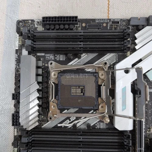 挖煤姬入手的整机太靠谱了！装机走线特别整齐，硬件都是全新正品，开机速度超快。日常办公、玩游戏都很流畅，运行静音不发烫，客服态度也好，有问题都耐心解答。性价比拉满，靠谱店铺，放心入手！