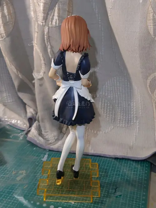 四月第九单到货了，这次是两个手办，呆毛的泳装是有盒子的，保存得不错，一番赏的做工一般，造型还可以；炮姐的女仆装也是有盒子的，有些落灰，清理后也还行，总体好评！