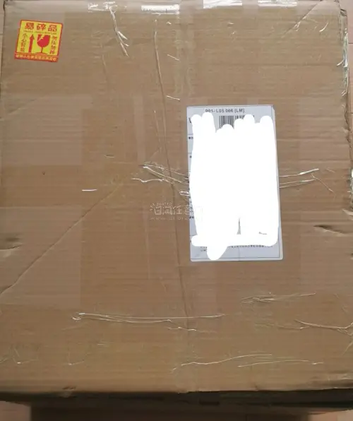Lashinbang的包装挺精致的，就是有点盒压比较可惜。4月3号买的，4月29到手，走竹蜻蜓专线，速度还算不错。