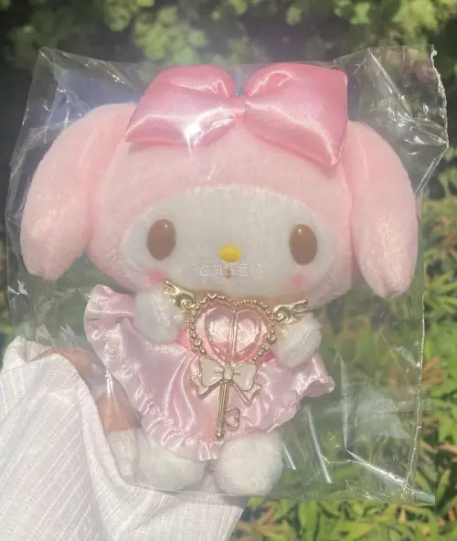 美乐蒂真的太可爱了吧好萌好萌挖煤姬真的非常好,买到了自己喜欢的娃娃,运费也特别好非常满意呀,推荐大家一起使用挖煤姬