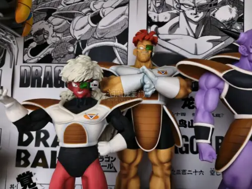 非常满意的一次煤炉购物，入手了龙珠一番赏，恐怖的基纽特种部队的B赏基纽队长，C赏立库姆和D赏巴特。非常搭配的一套。