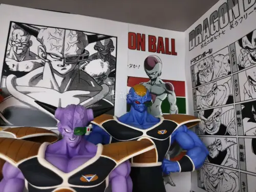 非常满意的一次煤炉购物，入手了龙珠一番赏，恐怖的基纽特种部队的B赏基纽队长，C赏立库姆和D赏巴特。非常搭配的一套。