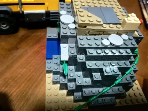 这次在逛的时候看到了比较便宜的一套乐高，犹豫了一会买了下来，物流也还算比较便宜，速度也比较快，还是挺不错的