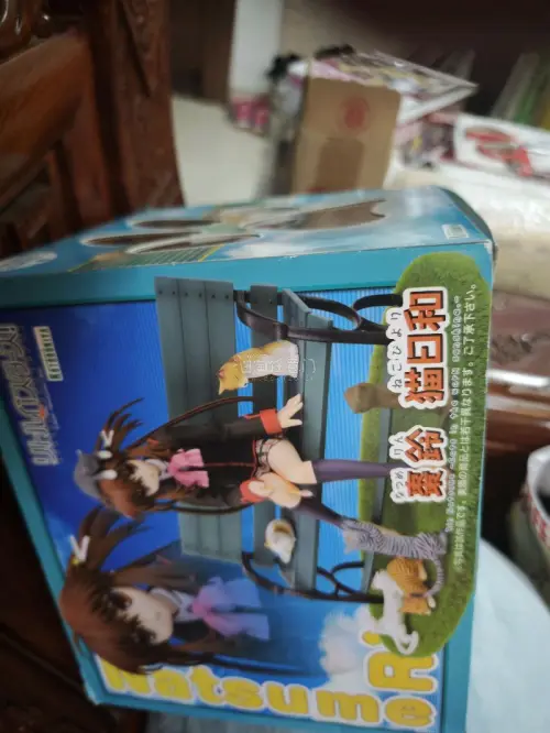 
谁懂啊！在煤炉挖到的这只《Little Busters!》枣铃手办，直接把我的青春回忆炸出来了！
 
开箱细节&amp;唠嗑
这只寿屋出品的1/8枣铃手办，细节真的太戳人了：
 
- 「猫日和」主题造型，枣铃坐在长椅上，周围围绕着软乎乎的小猫咪，完美还原了她又傲娇...