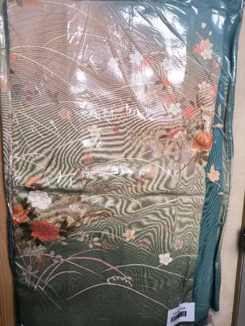 大家好，今天分享一下在挖煤姬雅虎日拍站点捡漏的7件正绢和1张CD。挖煤姬时不时发一些优惠券，可以抵消一部分手续费，而且切煤速度很快，也没有合单手续费，适合小食量单机玩家。挖煤姬和平和屋的合作能省下很多岛内邮费，相比起其他店铺动辄1000日元岛内邮费真的很推荐。物流走...