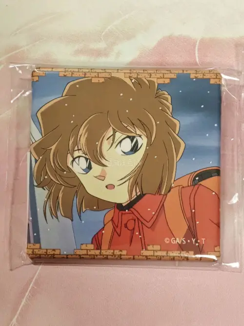 5月的挖煤姬好物分享来了！
五一宅家放松的宝藏好物，必须是我在挖煤姬淘到的眼泪哀徽章，流泪的灰原哀真的太戳人了，泪水里包含了太多情绪，简单的画面却越看越有感觉，每次看到都觉得很有味道。
在平台上一键翻译就能看懂日文详情，代切、入库全程透明，合箱发货也超省心。收到的时...