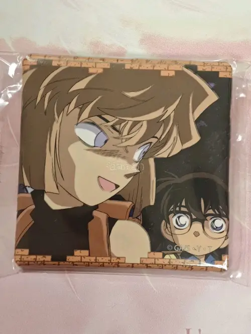 5月的挖煤姬好物分享来了！
五一宅家放松的宝藏好物，必须是我在挖煤姬淘到的眼泪哀徽章，流泪的灰原哀真的太戳人了，泪水里包含了太多情绪，简单的画面却越看越有感觉，每次看到都觉得很有味道。
在平台上一键翻译就能看懂日文详情，代切、入库全程透明，合箱发货也超省心。收到的时...