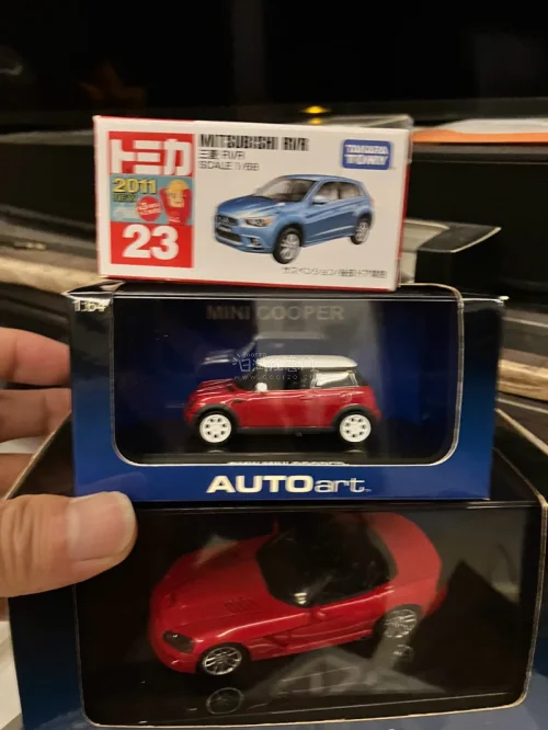 又又又来淘好老车啦 多美卡三菱RVR 
AUTOart BMW 1:64 宝马 MINI COOPER
道奇·毒蛇SRT-10 1/43 道奇·毒蛇 迷你车
三个老是老货很完美没有任何问题，打包也好快递也快快的