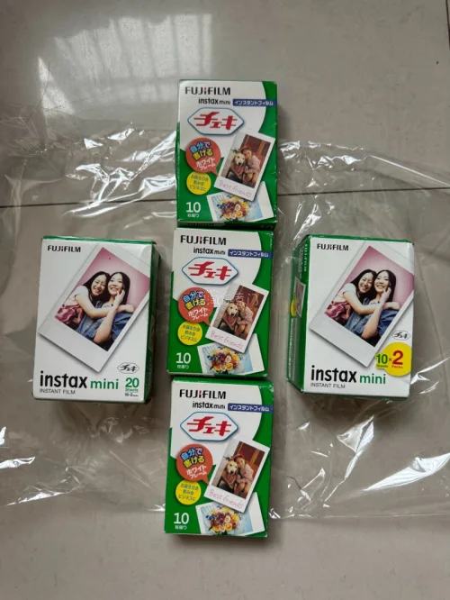 外包装严实无压损，物流一直稳定很放心，相纸日期新鲜，自用价格划算，全程省心，海淘拍立得相纸太靠谱了！