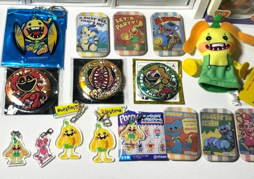 不知不觉已经切到了第三箱啦，这次依旧切的是poppy playtime相关，走的是ems邮政路线，发货很快！包装很严实～谷子安全到家！