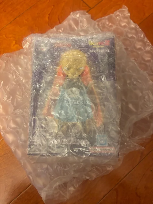 这是龙珠一番赏的 一款魔法师巴比迪 
很小的一款 竹蜻蜓的运输包装也太完美了 拆了一层又一层 非常完美的包装 很满意