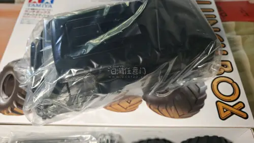 拿下午餐盒，国内现货也是等，不如直接在挖煤机上淘，还更便宜，摇摇晃晃的大脚车，电机和电调也在路上，下周就能跑起来了
