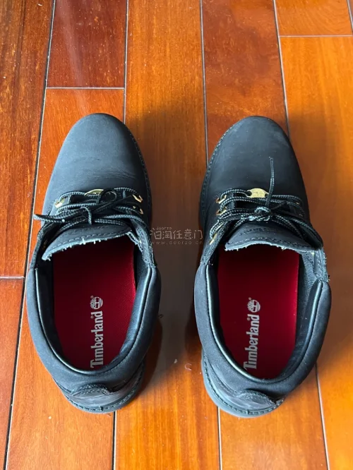 多亏了有日淘网让我买到了这双严成铉上脚同款的timberland，这双是45周年和ABC MART一起出的限定，没想到能让我买到一双全新配件齐全的，太赞了！
